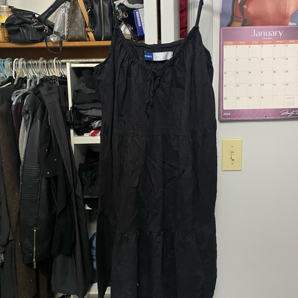 Dress - Picture 1 of 4